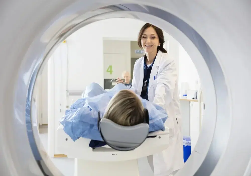 چطور بهترین مرکز MRI را انتخاب کنیم؟ راهنمای انتخاب مرکز ام‌آر‌آی معتبر