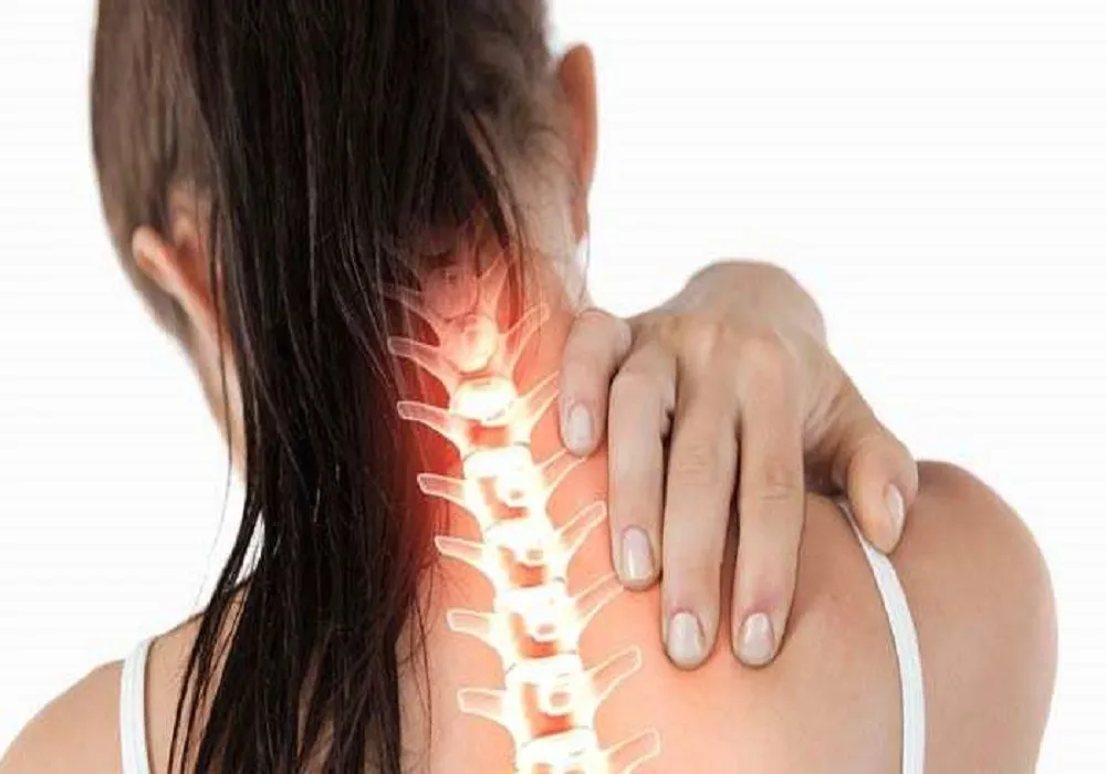 اصلی ترین علائم دیسک گردن؛ خطرات دیسک گردن و درمان آن